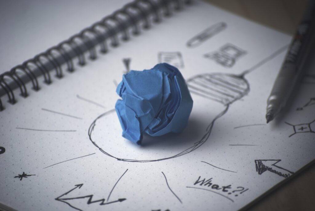 l’immagine rappresenta degli appunti durante un brainstorming inerente ai possibili scenari riguardanti il futuro dell’enrgia green
