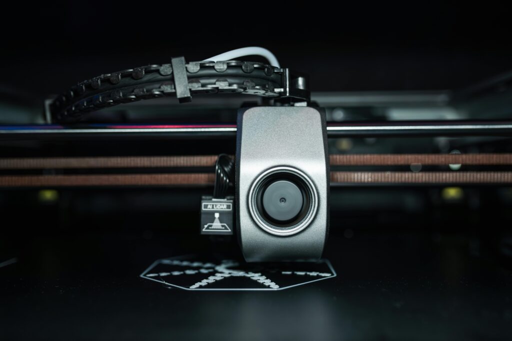 l’immagine rappresenta una stampante 3D