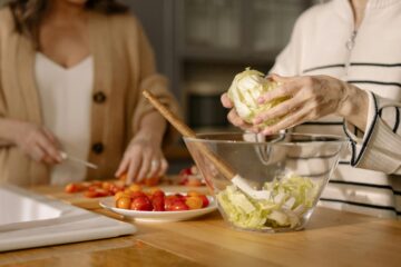 l’immagine rappresenta della lattuga dorata, varietà creata per aumentare l' apporto di proteine