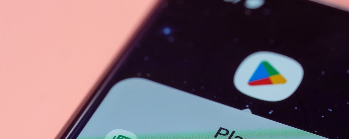 Google Play Store sullo schermo di uno smartphone